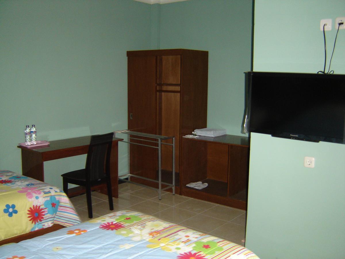 Nirwana Hotel Bojonegoro Exterior foto
